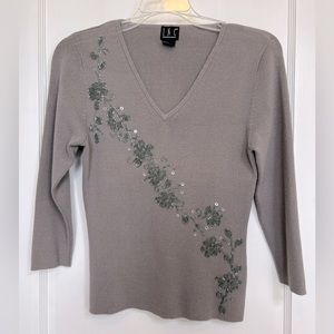 Grey INC v-neck sweater w/ decorative detailing across the front, size s…